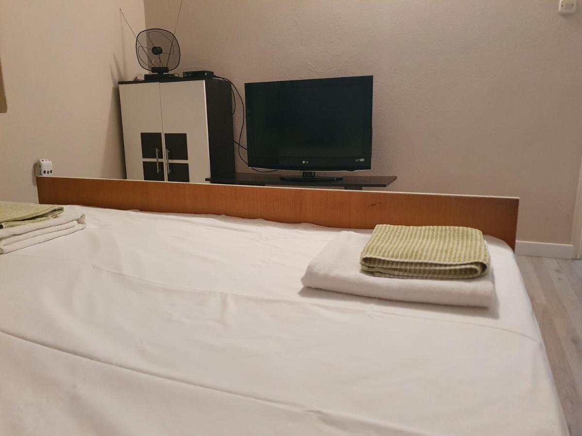 Appartement Apartman Luka à Sinj Extérieur photo